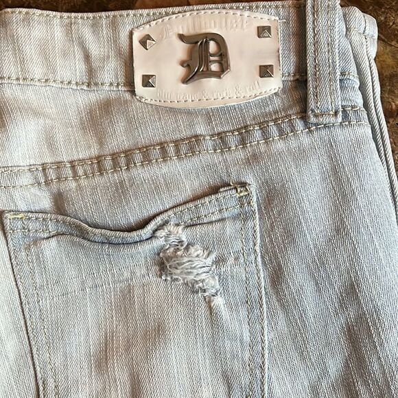 Ripped Jeans  - Picture 3 of 4